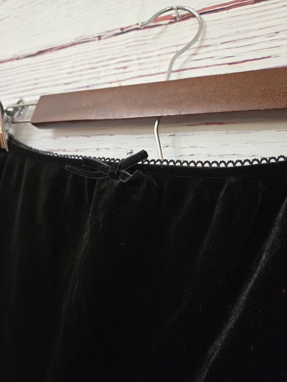 NWT Wild Fable Women's Black Velvet Midi Skirt Size L Back Slit Stretch Pull-On - Picture 6 of 15